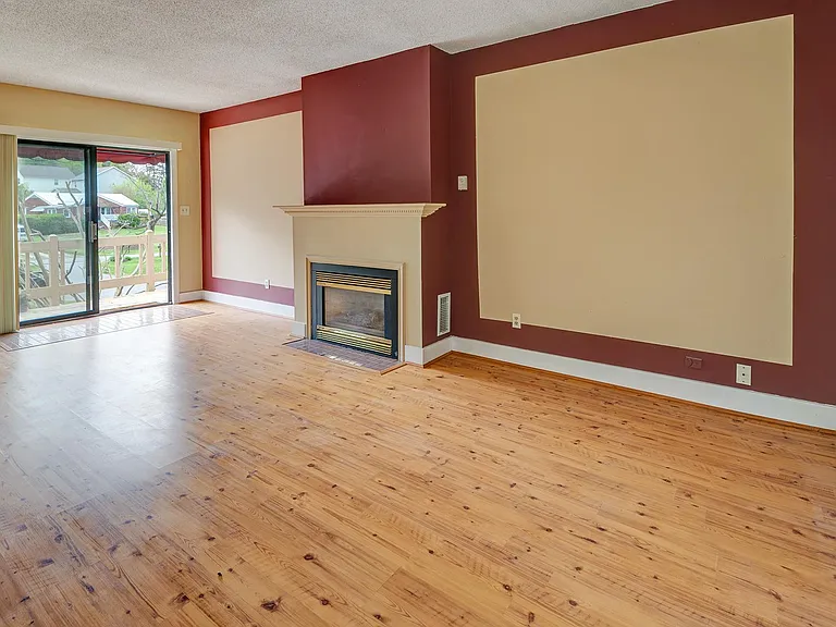 7 W Raleigh Rd #B — Photo 9
