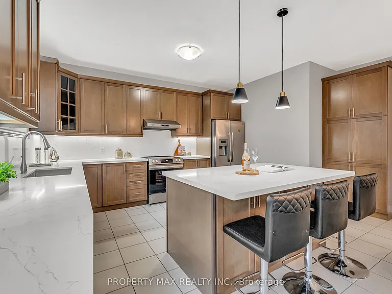 40 Britannia Ave E — Photo 15