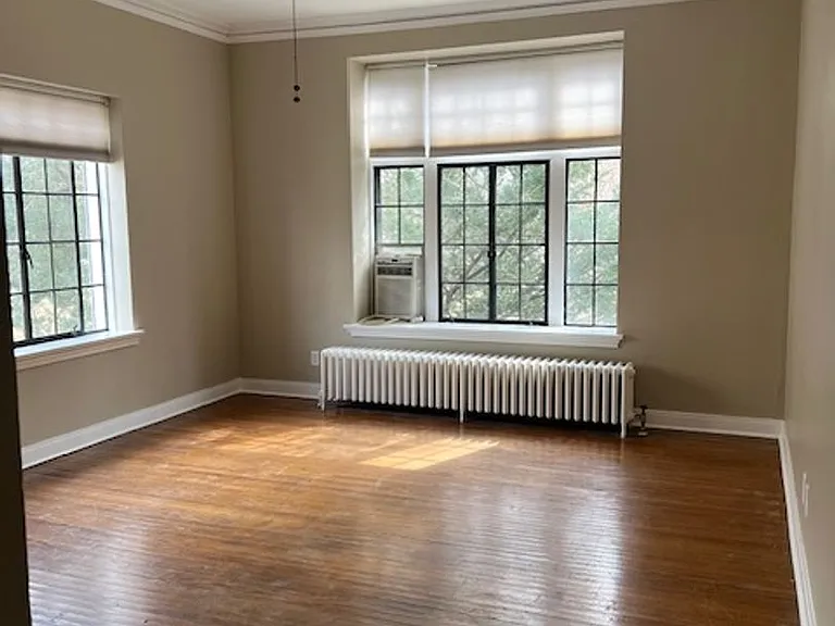 825 Edgewater Ave — Photo 4
