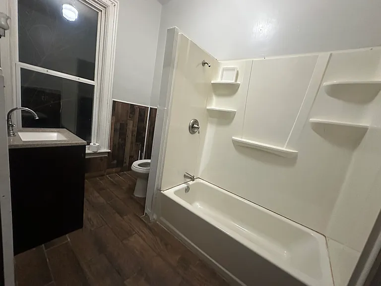 539-541 6th Ave #1 — Photo 7
