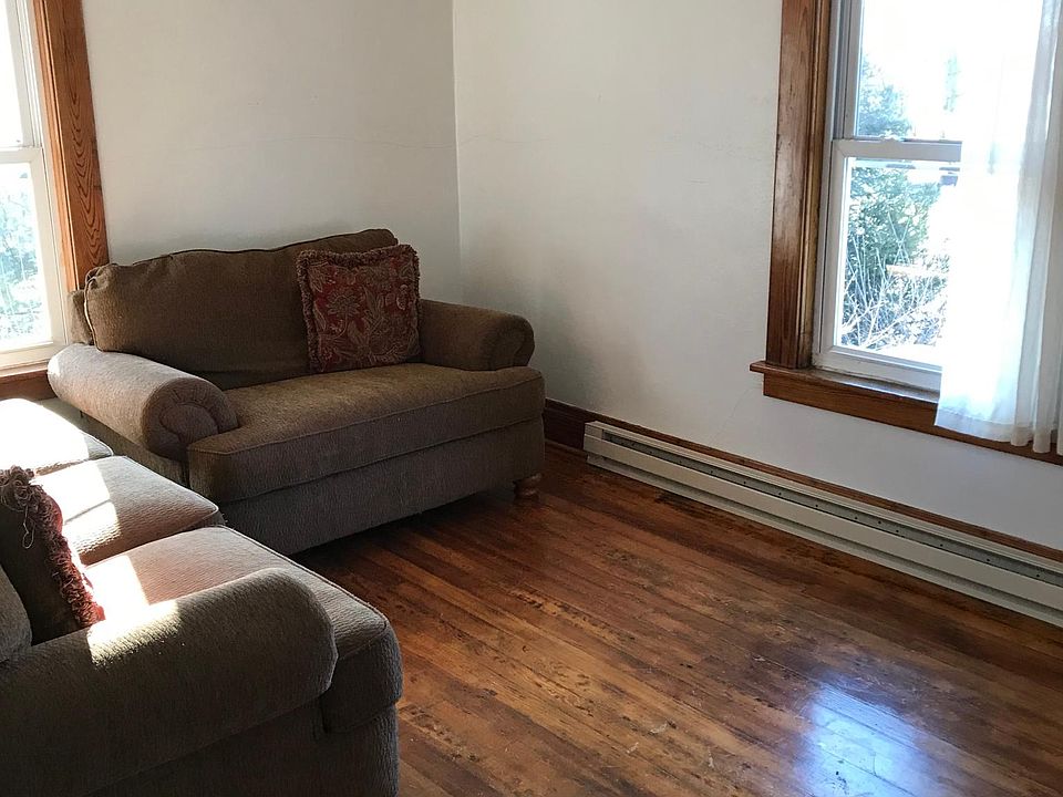 2nd image of 104 1/2 N 18th Ave