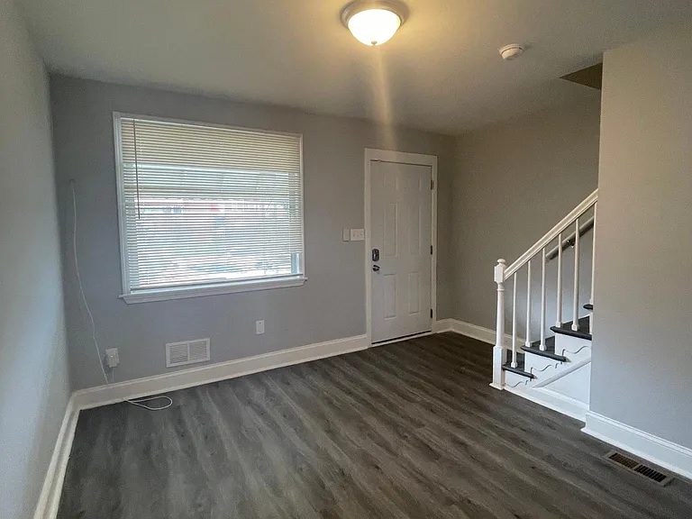3607 W Lexington St — Photo 5
