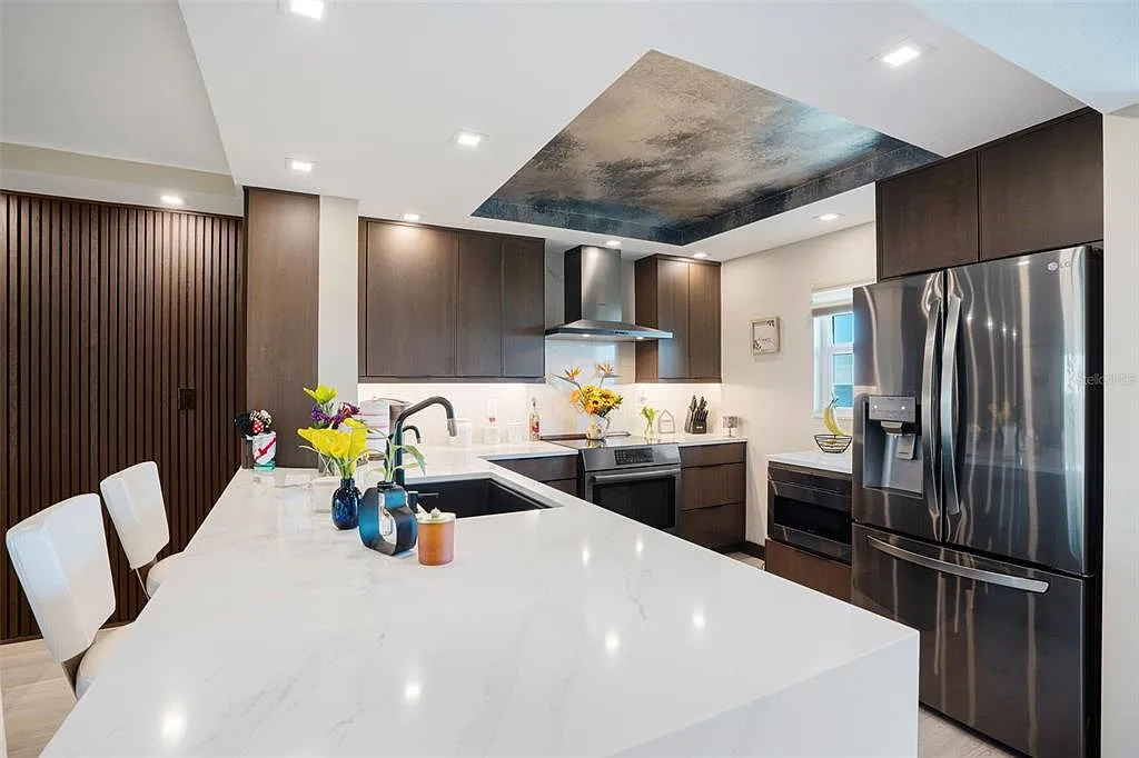2 bed, 2.0 bath, 1331 sqft, $5,500 — Photo 4