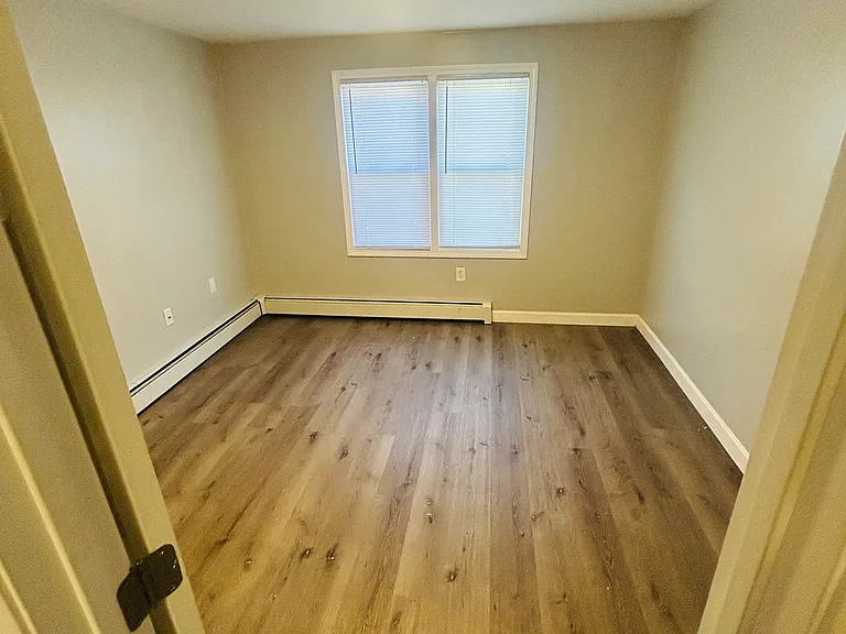 780 Plainfield St — Photo 13