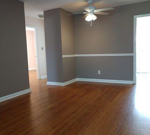 Living room/dining area