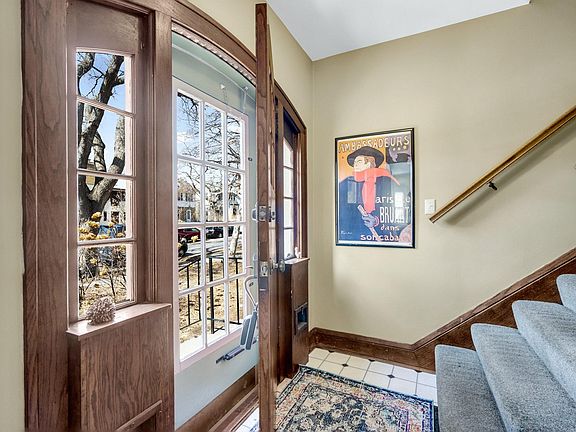 3rd image of 3931 1st Ave S #1