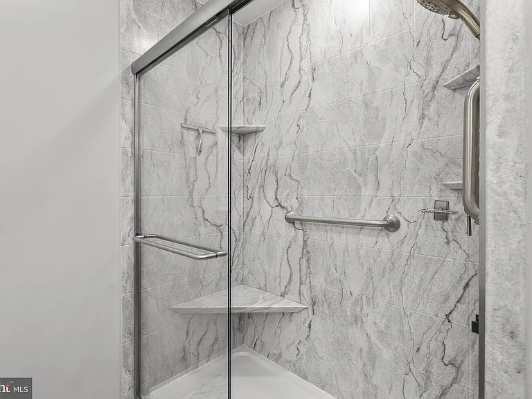 3887 Shadywood Dr — Photo 23