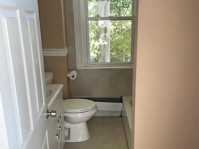 34 Sherwood St #2 — Photo 8
