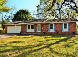 836 W Valley Ct, Springfield, MO 65807