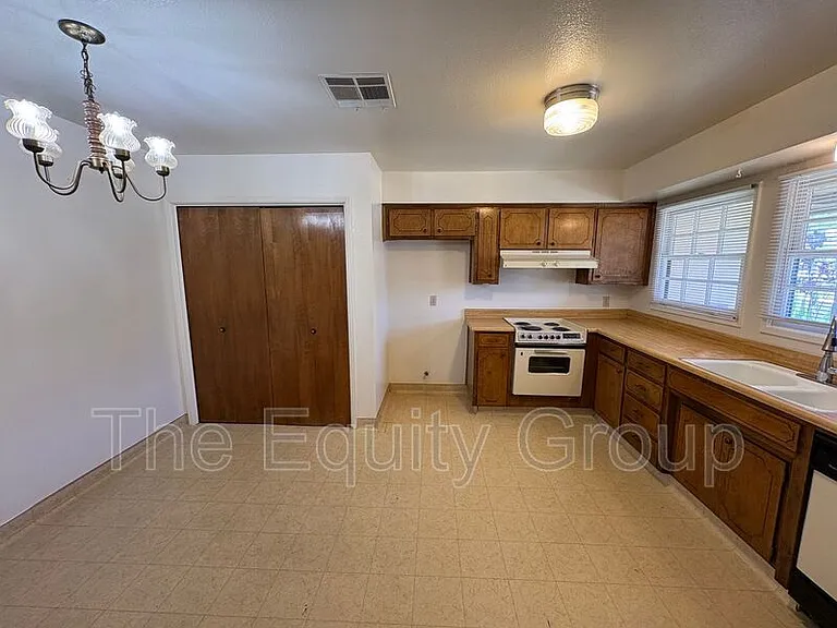 3924 W Hillsdale Ct — Photo 14