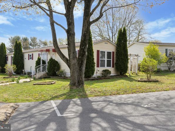23 Patton Dr, Honey Brook, PA 19344