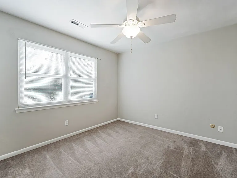 517 Norman Ln — Photo 26