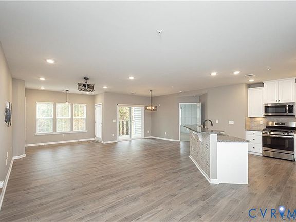 4th image of 1111 Briars Ct Unit 303