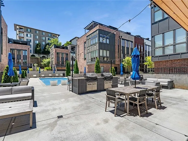 1225 Chelsea Cir NW — Photo 35