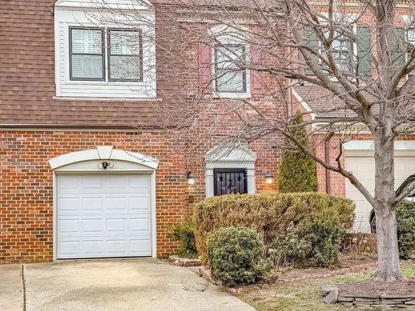 6312 Chaucer View Cir, Alexandria, VA 22304