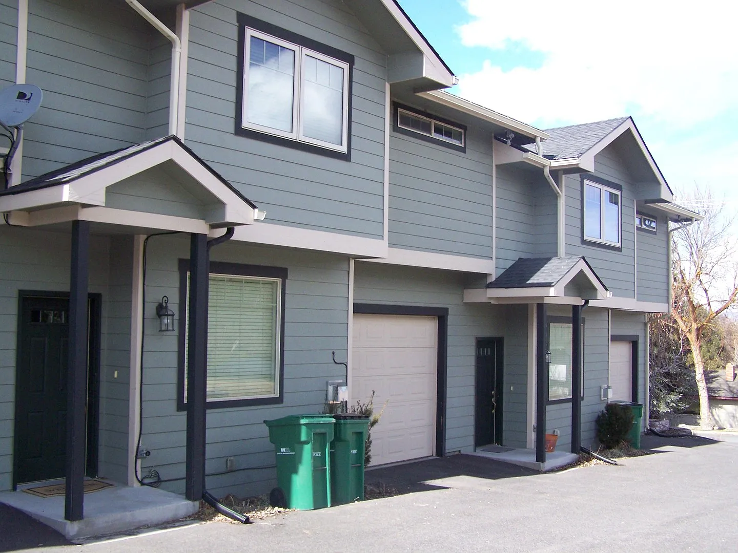 812 W Oregon Ave — Photo 1
