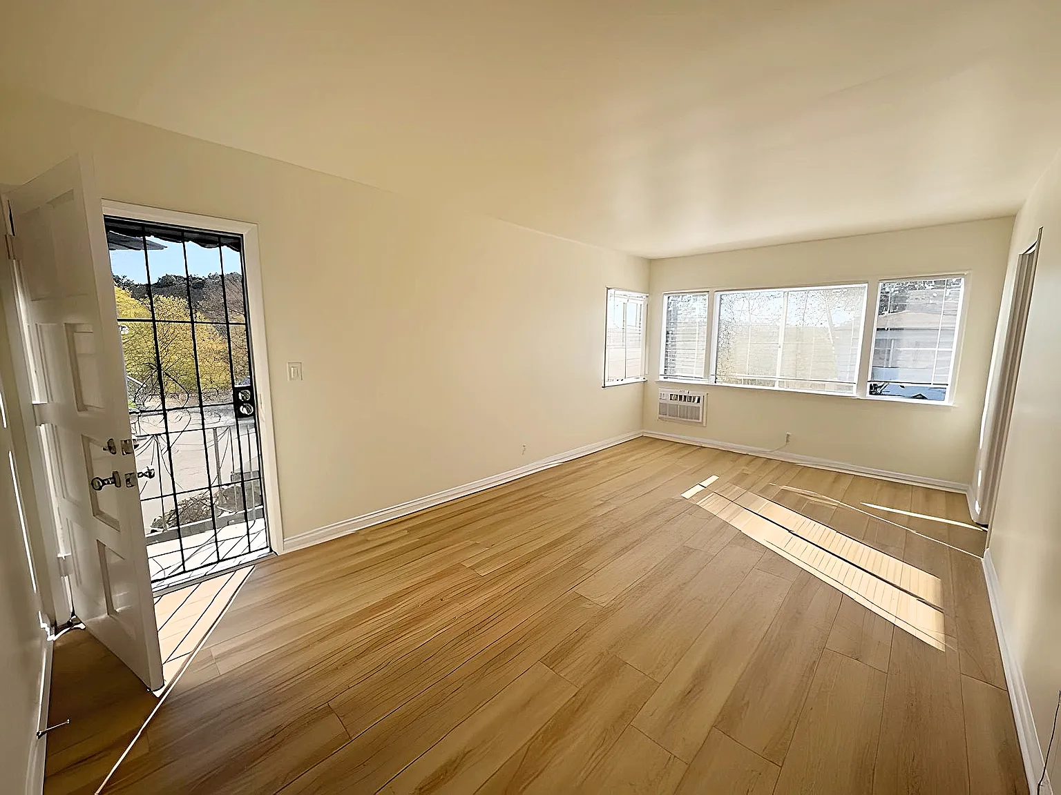 1 bed, 700 sqft, $1,995 — Photo 1