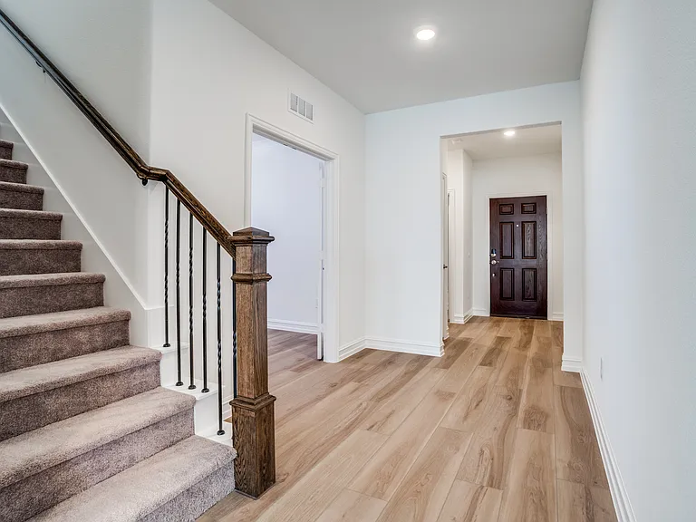 1600 Tyler Dr — Photo 5