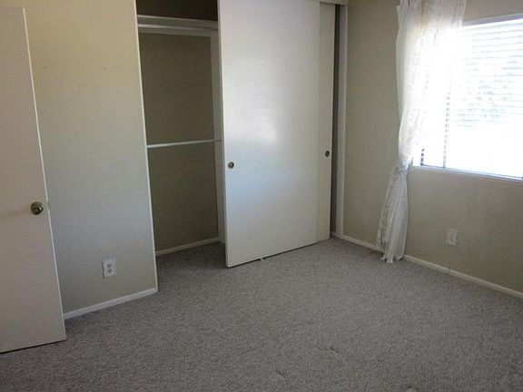 3rd image of 912 Wentworth Cir