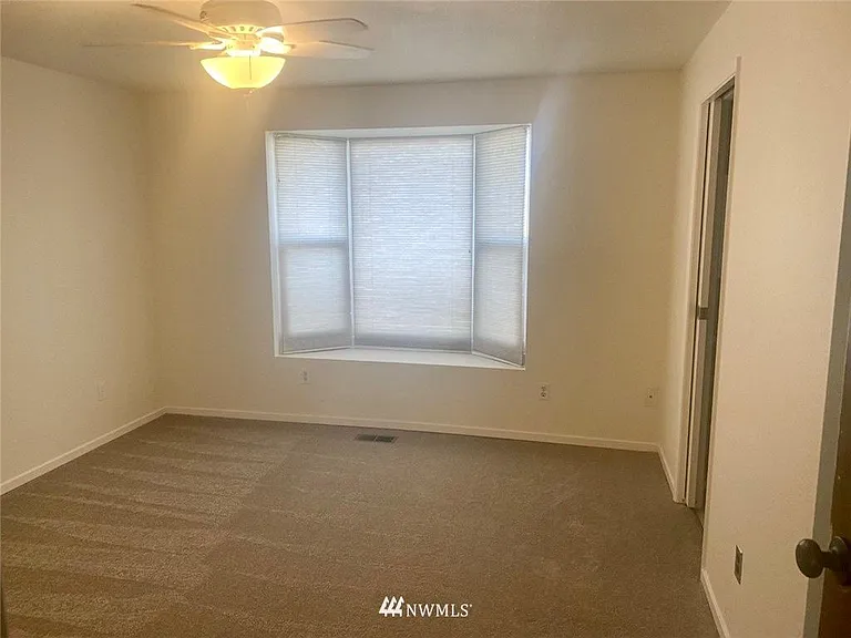 2708 NE 4th Ct — Photo 6