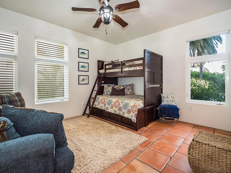 875 Sand Point Rd — Photo 17