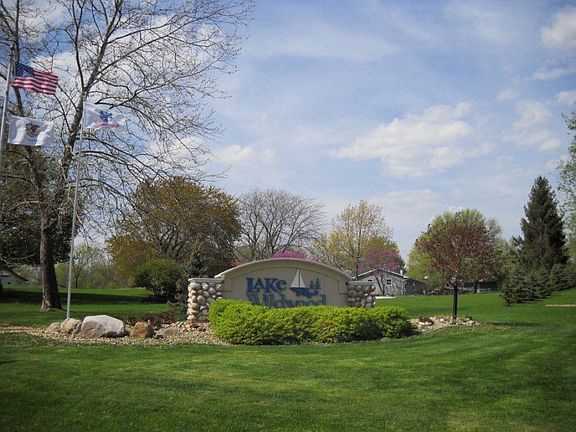 3rd image of 6 Clubhouse Dr