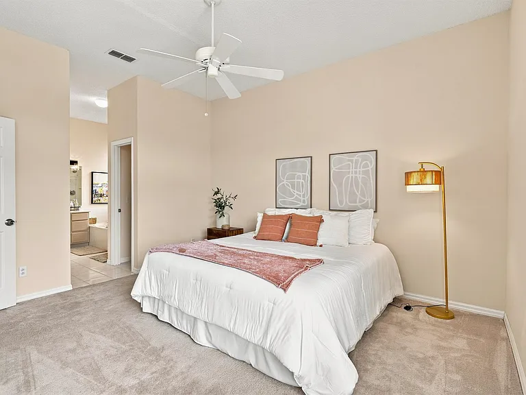 233 Kingston Dr — Photo 32