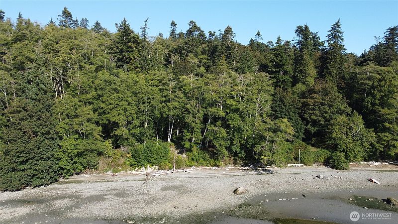 2nd image of 111 Seven Sisters Beach