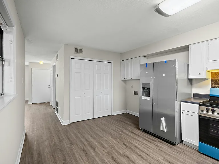 1013 Windrose Dr — Photo 8