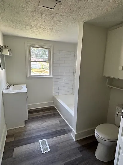 637 Wilson Ave — Photo 11