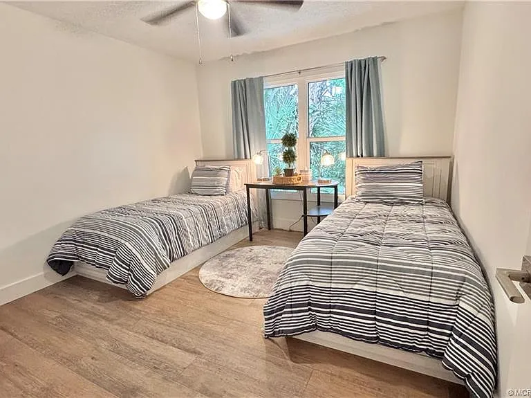 323 SW Ridge Ln — Photo 10