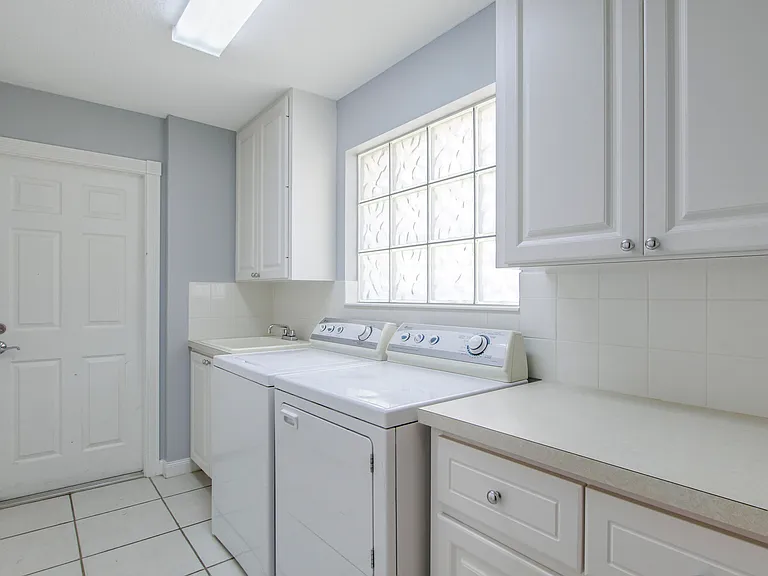 10870 SW Dardanelle Dr — Photo 19