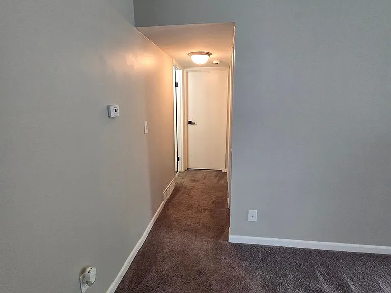 3224 N Talbot Ave — Photo 5