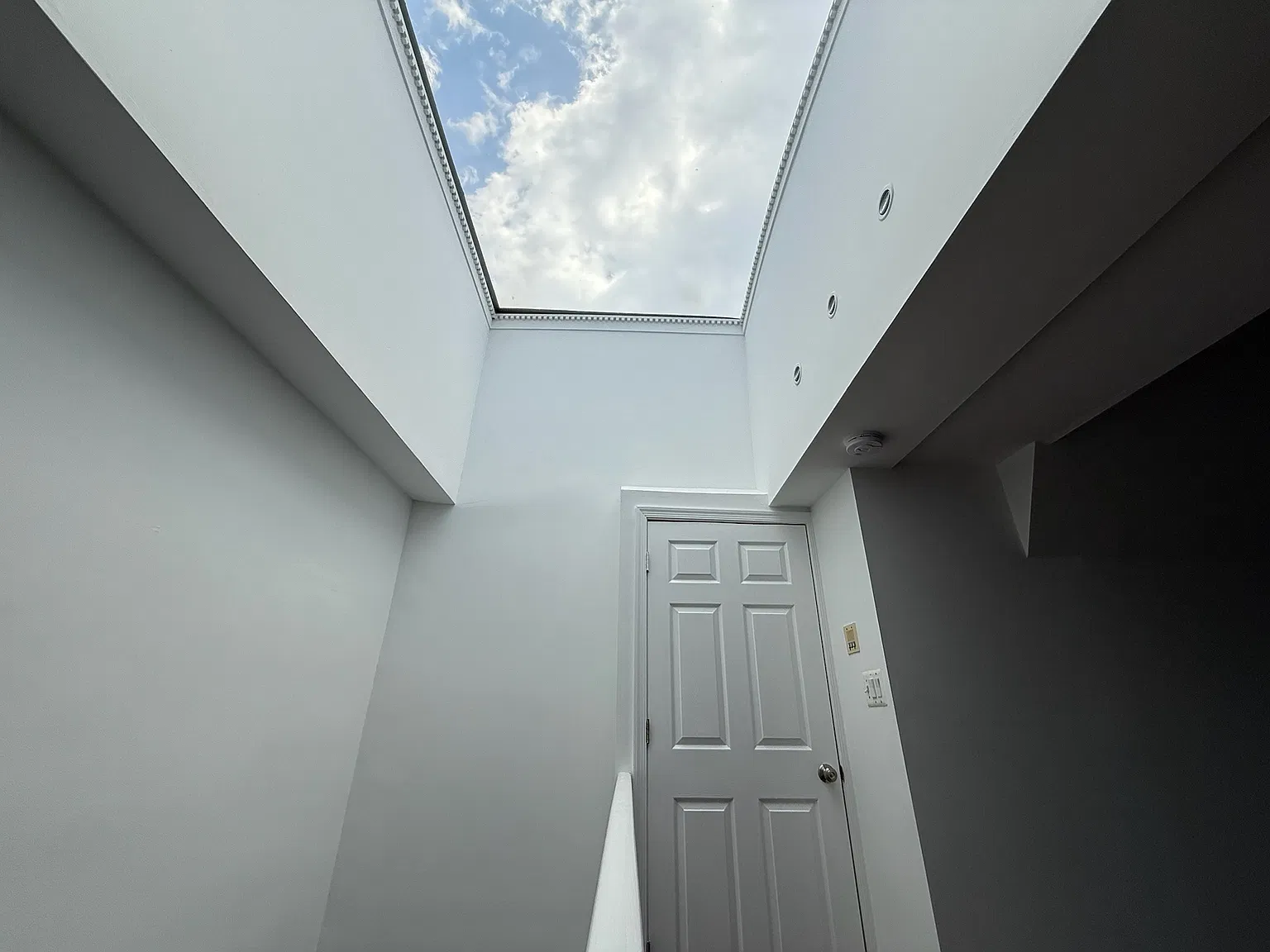 2 bed, 800 sqft, $3,750 — Photo 3