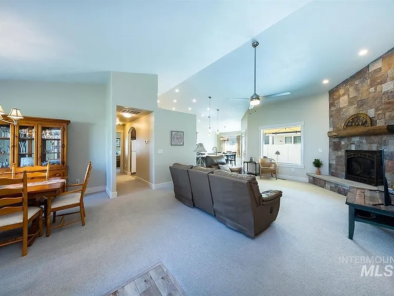 2119 W Pine Creek Dr — Photo 4