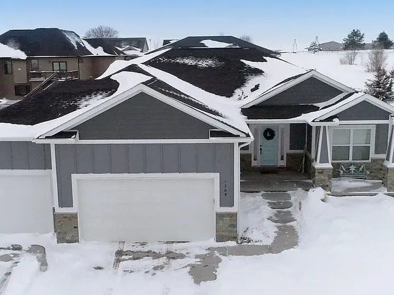 1309 Autumn Rd — Photo 1