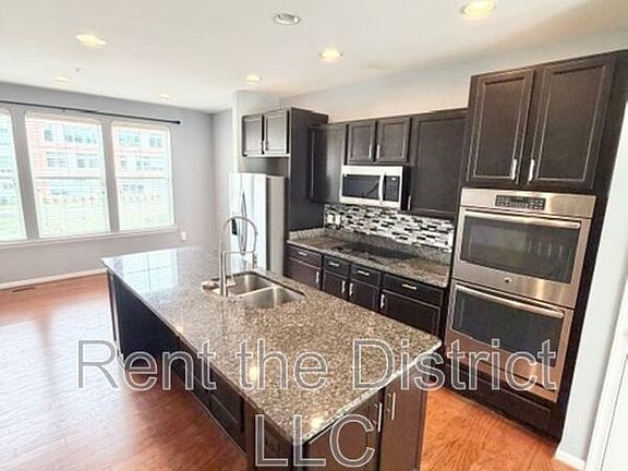 2nd image of 677 Anacostia Ave NE