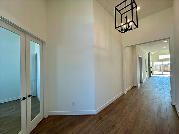 4th image of 414 Lone Ranger Dr