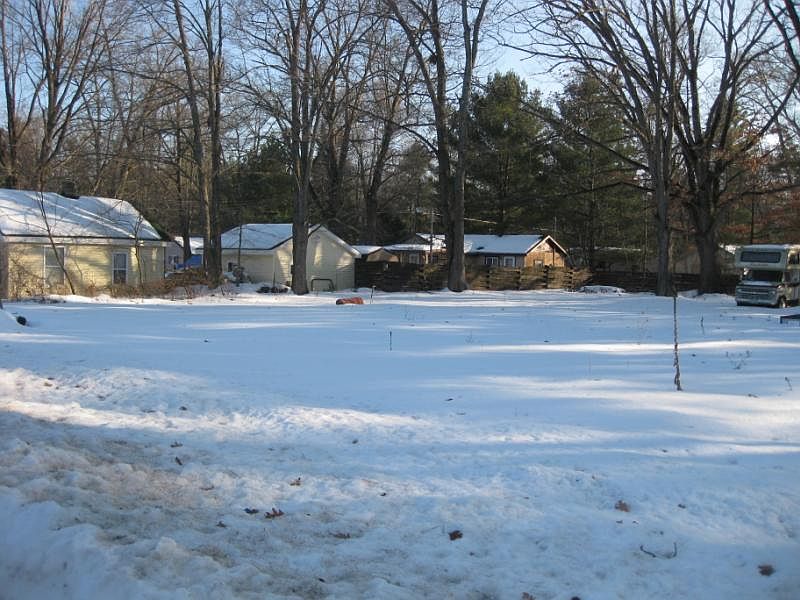 1st image of 1932 W River Rd
