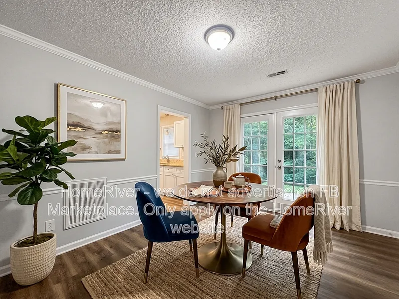 3 bed, 2.5 bath, 1578 sqft, $1,935 — Photo 3