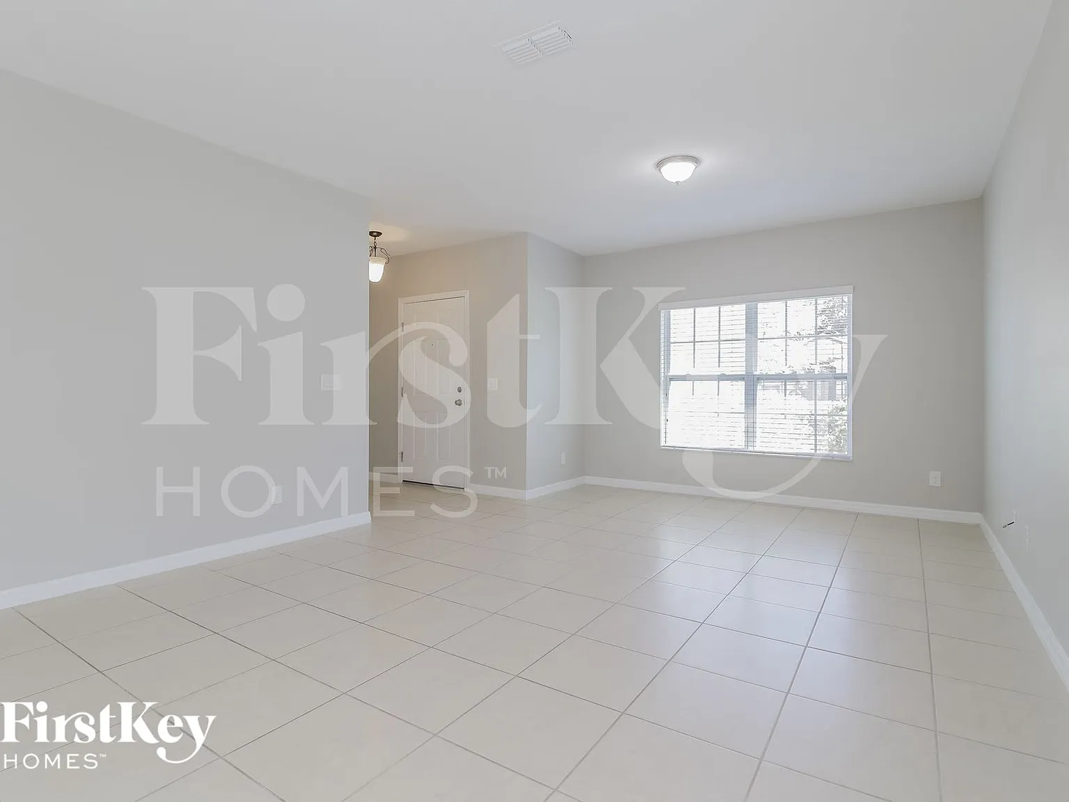 4 bed, 2.0 bath, 1932 sqft, $2,640 — Photo 4