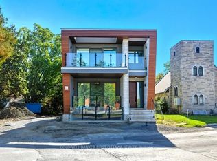 886 B Byron Ave #B, Ottawa, ON K2A0J1