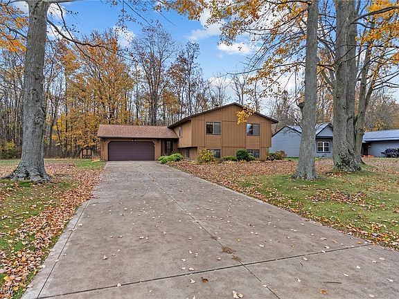 2nd image of 1337 Erieview Dr