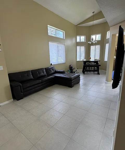 1092 SW 158th Ave — Photo 7
