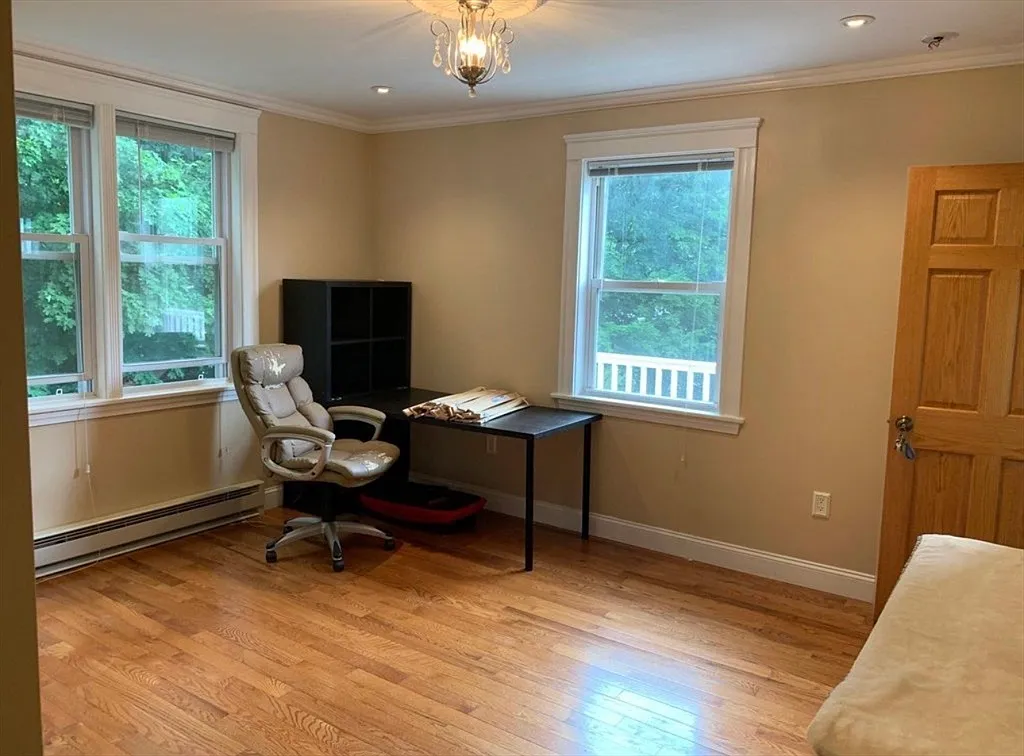 2 bed, 1.0 bath, 1000 sqft, $2,700 — Photo 1