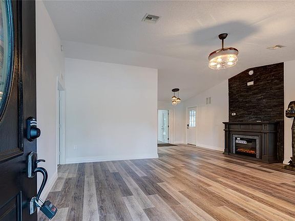 5th image of 26147 Troon Ave
