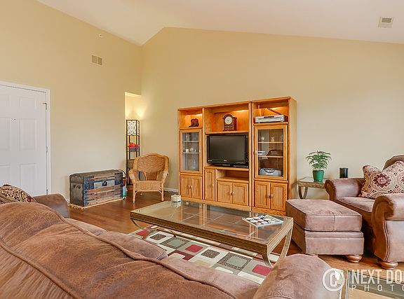 3rd image of 20858 W Torrey Pnes APT C