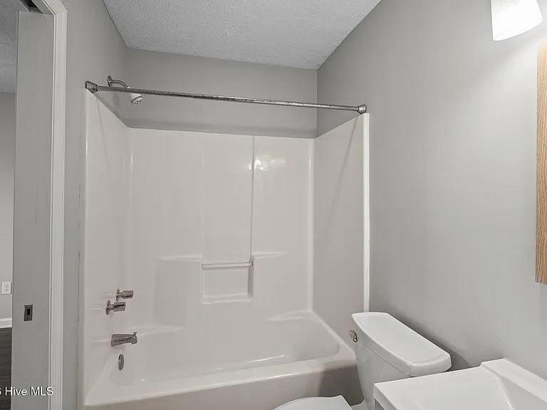225 John Ct — Photo 11