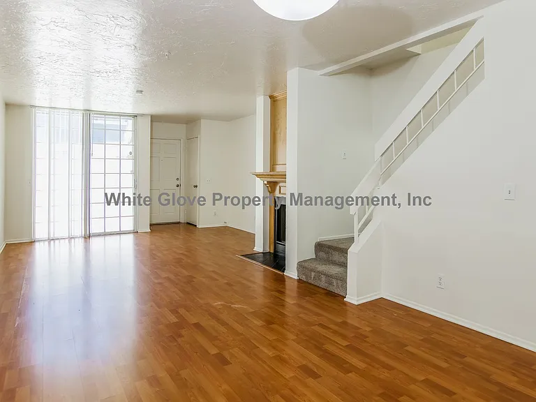 205 S Redwood Ave #33 — Photo 3
