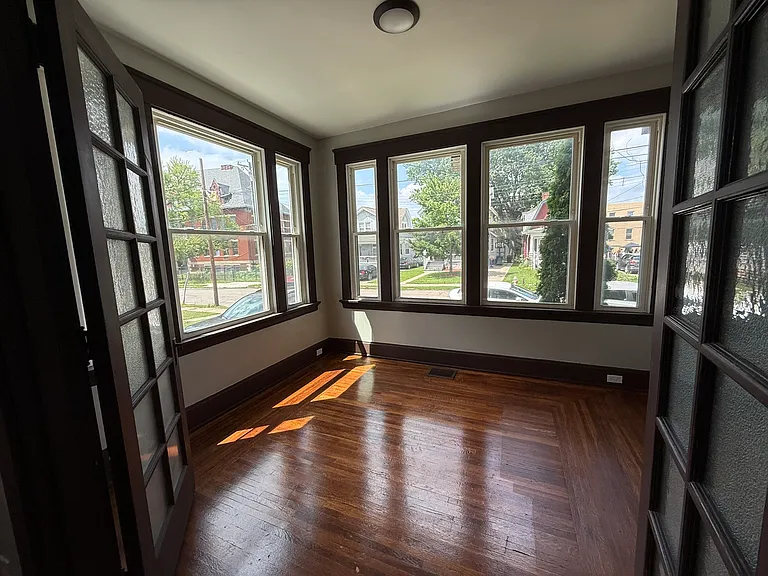2035 Weyer Ave #5 — Photo 20